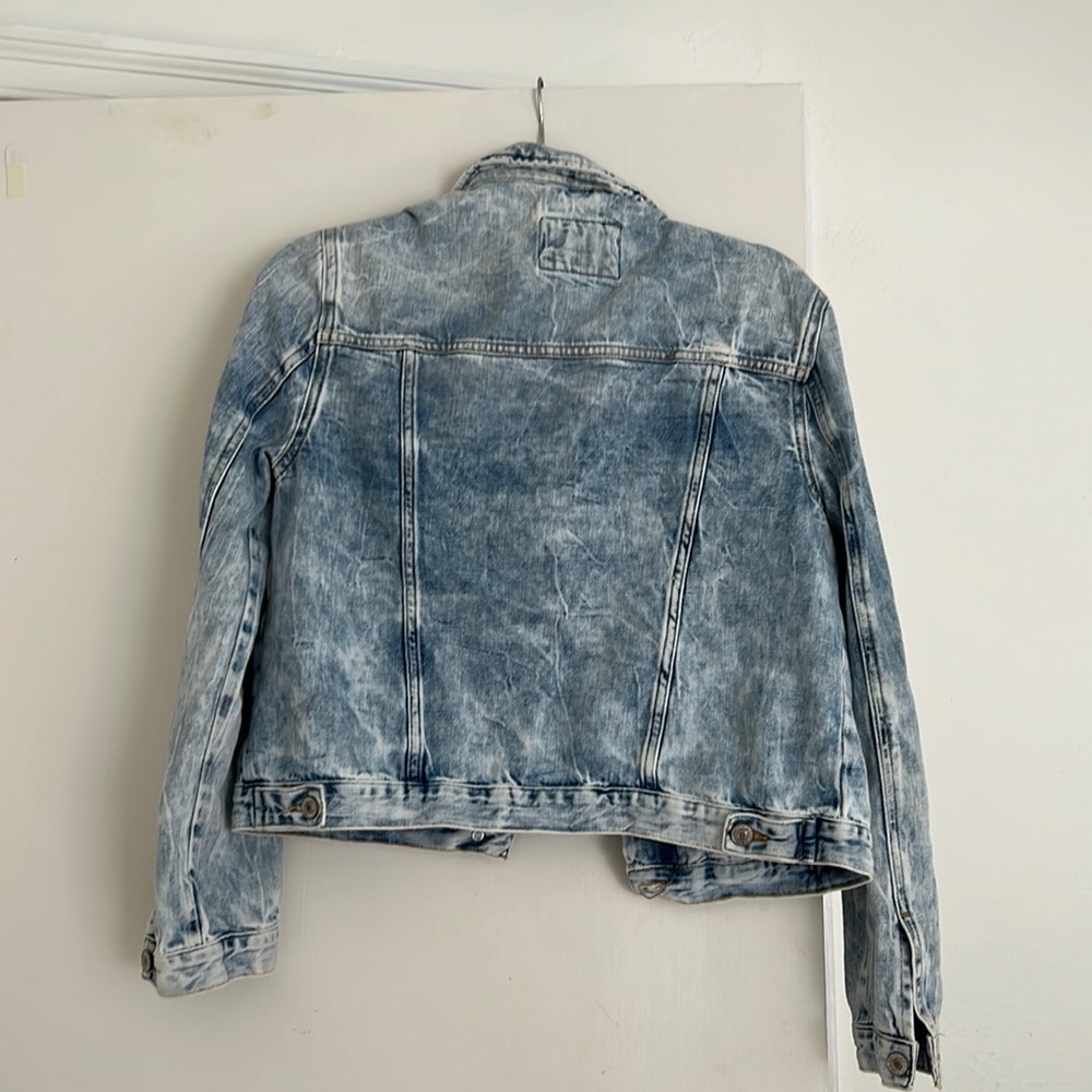 Medium sized Jean jacked lightly worn